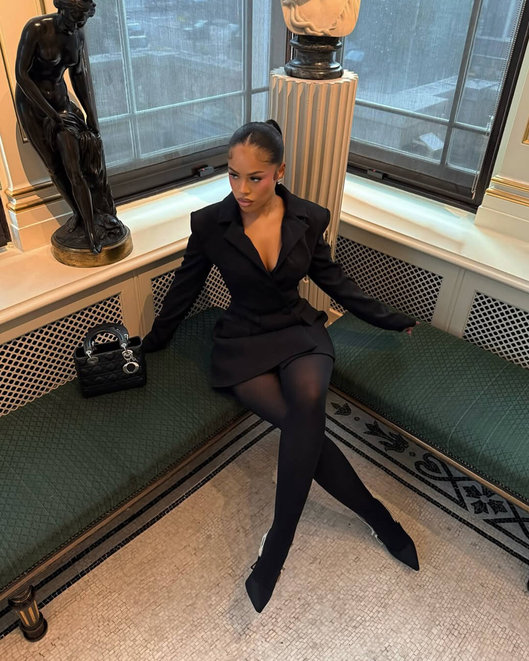 Robe blazer Estella à décolleté en V plongeant