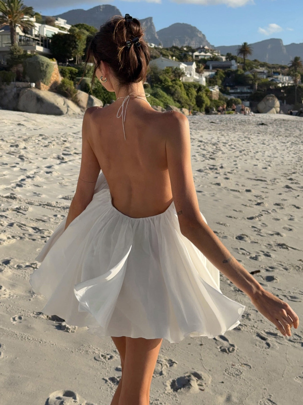 Robe de plage dos nu à col licou Evelyn