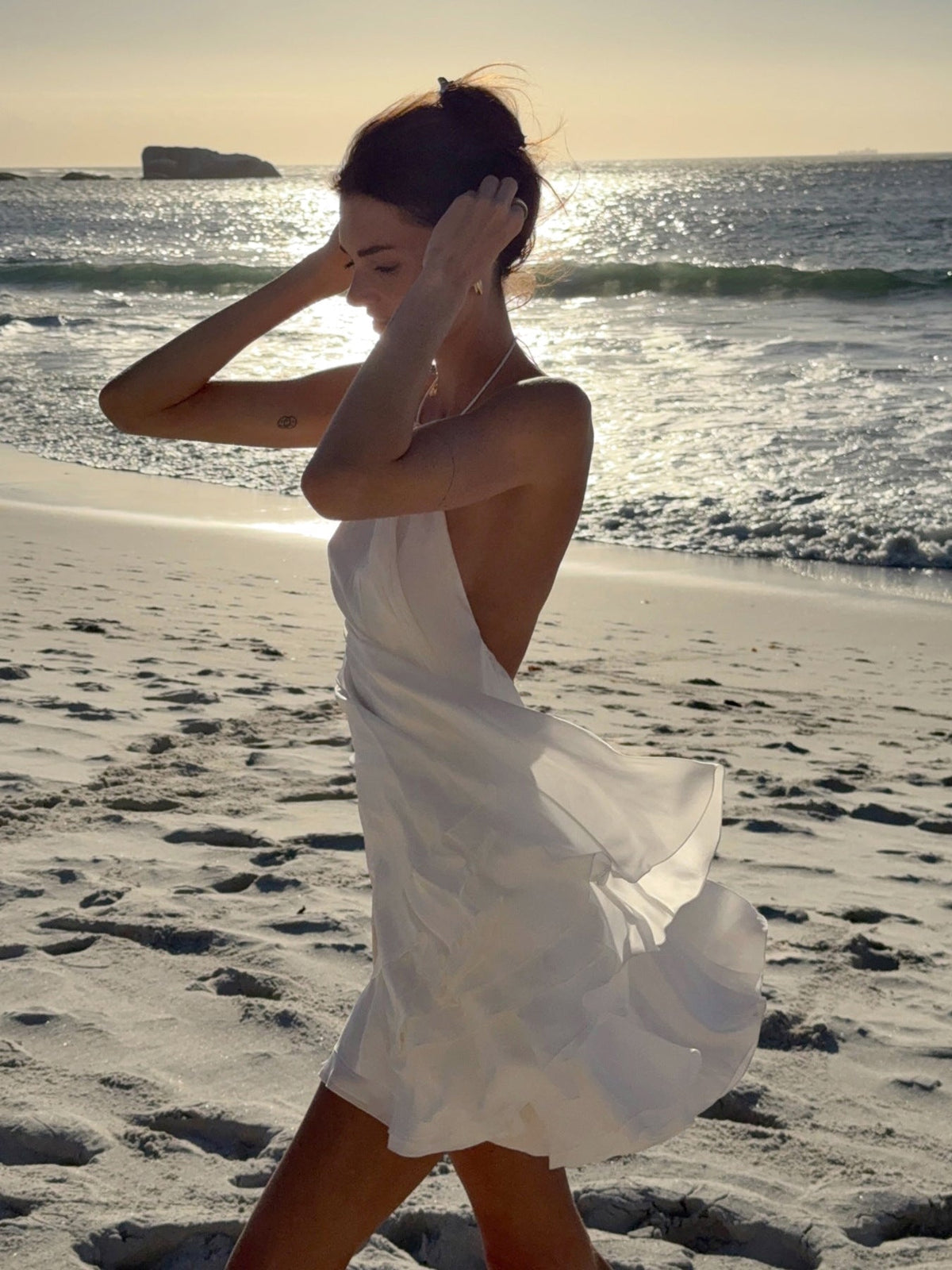 Robe de plage dos nu à col licou Evelyn