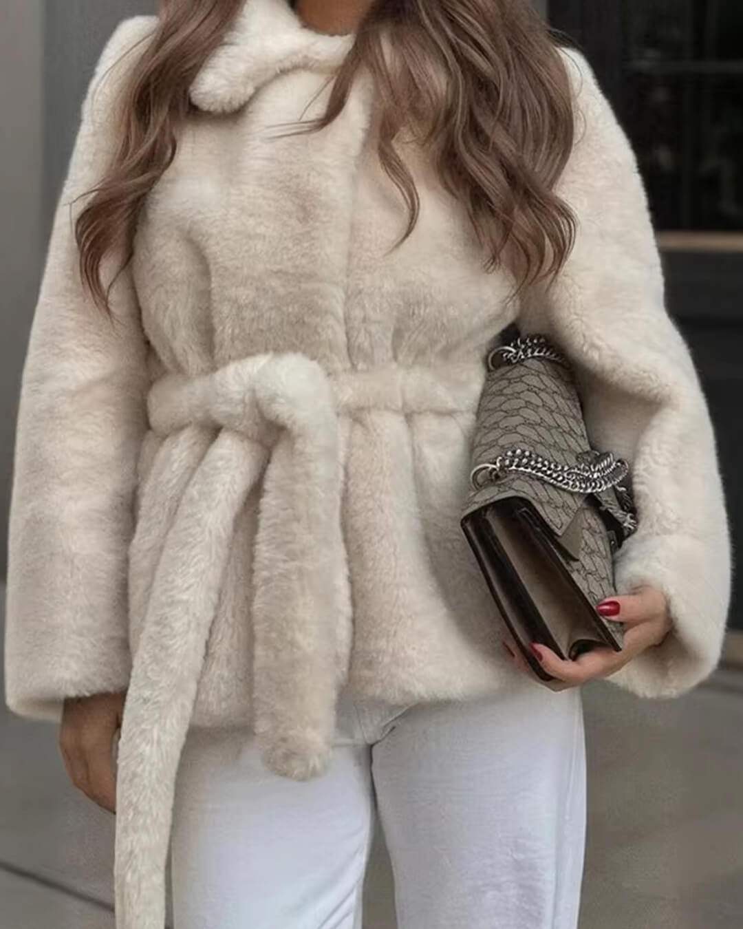 Manteau en fausse fourrure Farrah avec ceinture