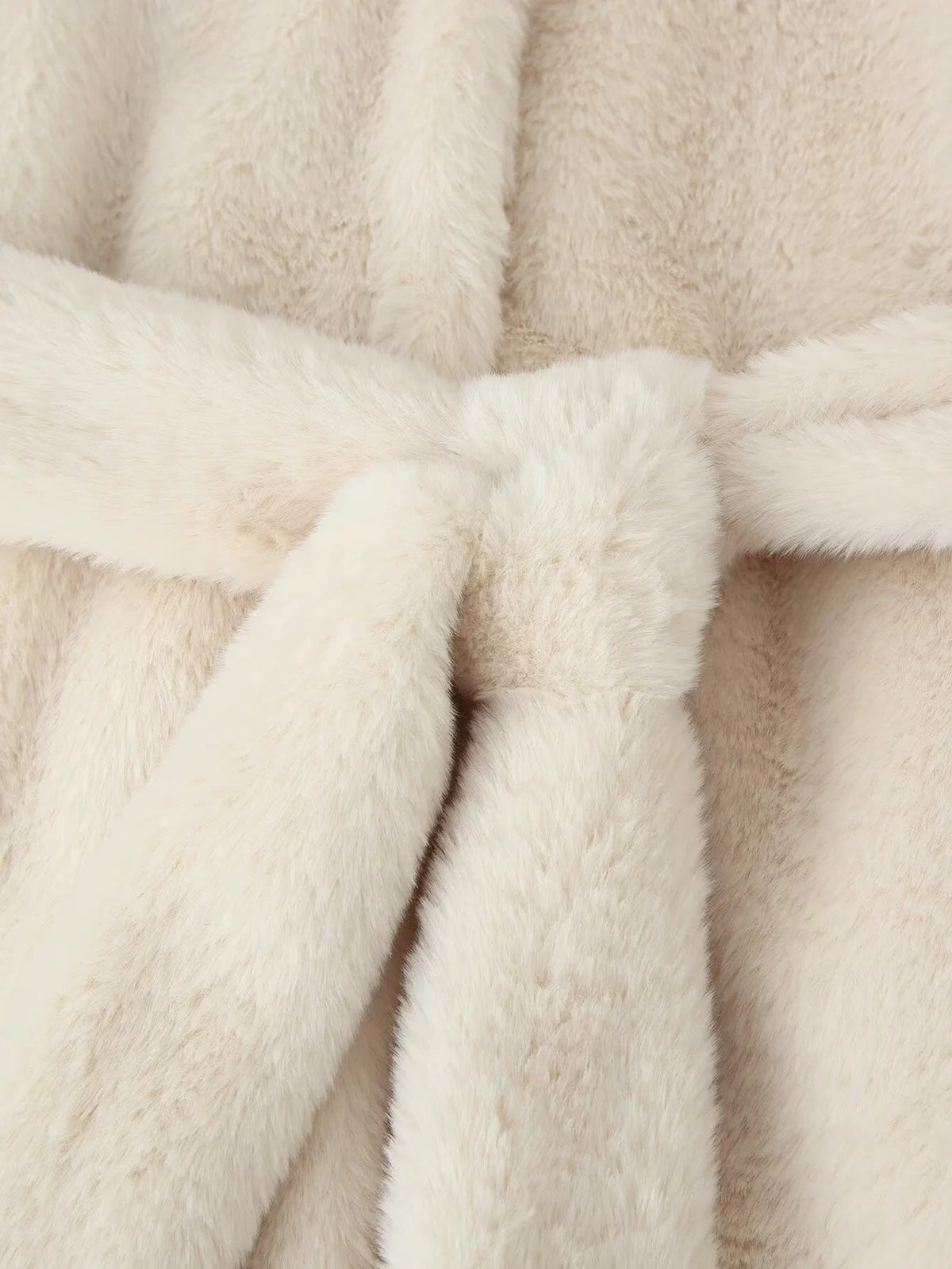 Manteau en fausse fourrure Farrah avec ceinture