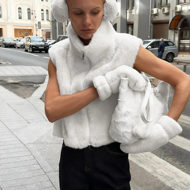 Gilet sans manches en peluche à col montant Suvi