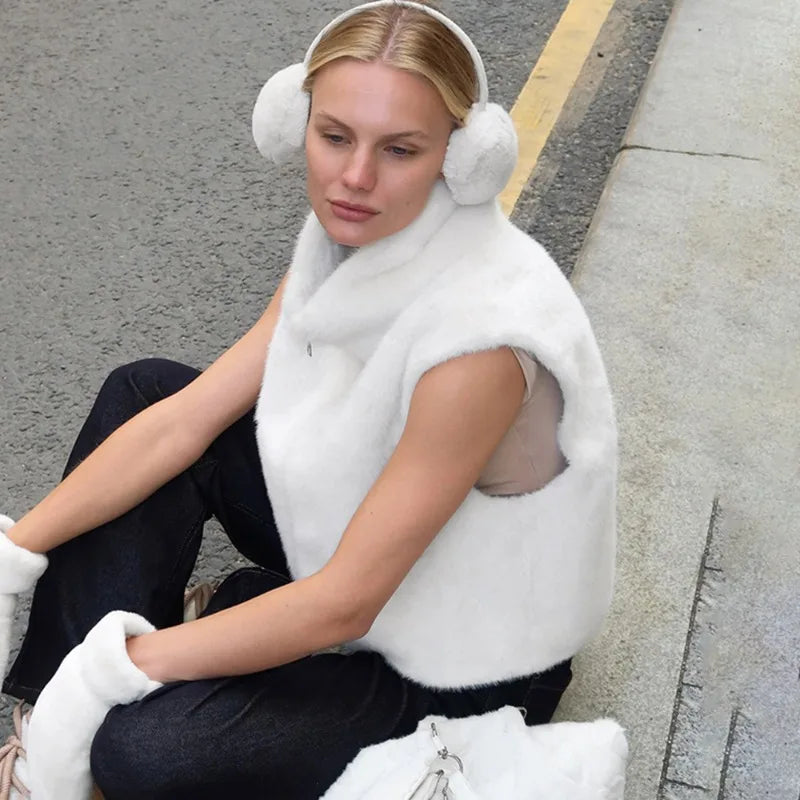 Gilet sans manches en peluche à col montant Suvi