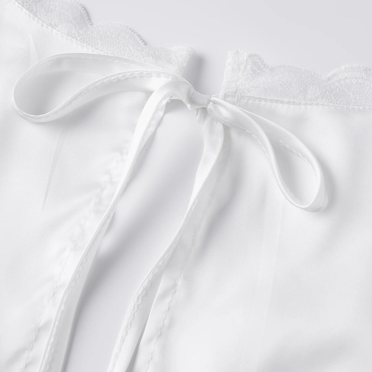 Top en satin Francesca à décolleté plongeant