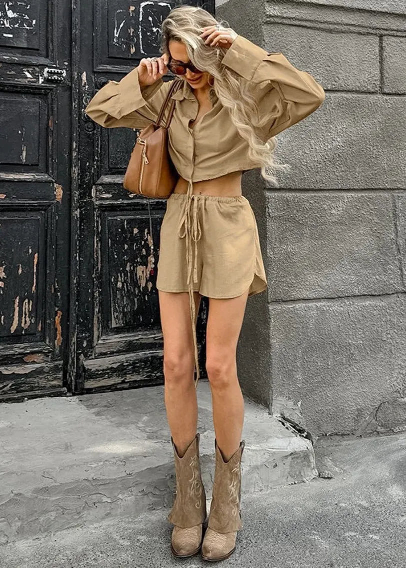 Ensemble Gabrielle avec chemise courte et short à cordon
