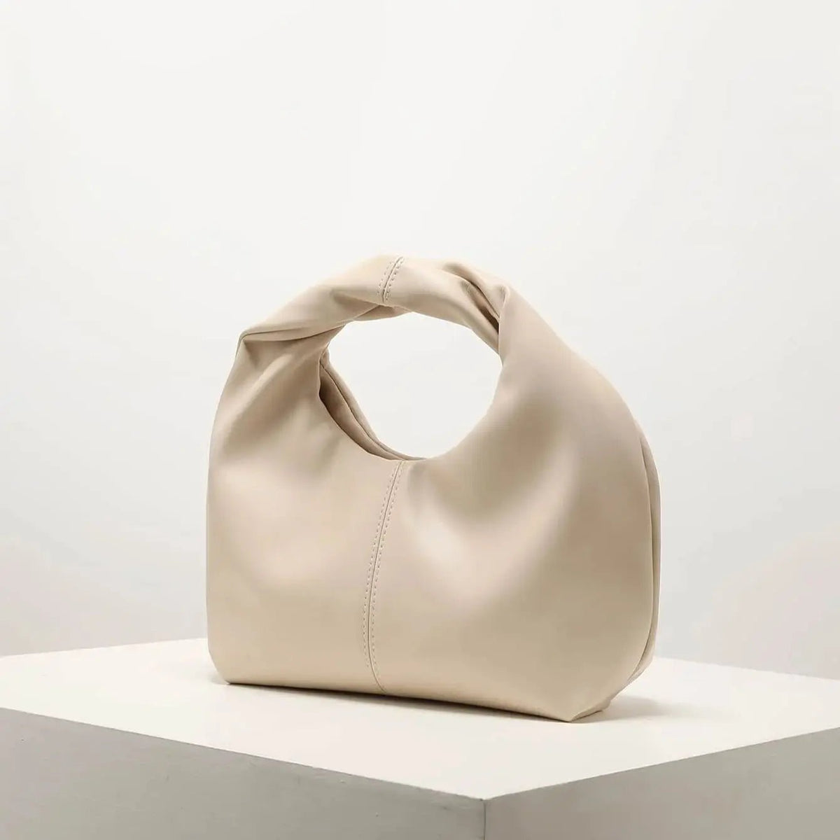 Sac pochette en cuir Gelyn