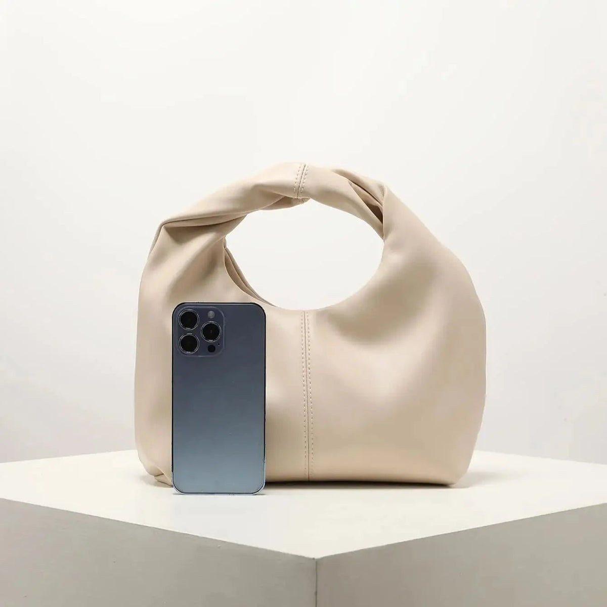 Sac pochette en cuir Gelyn