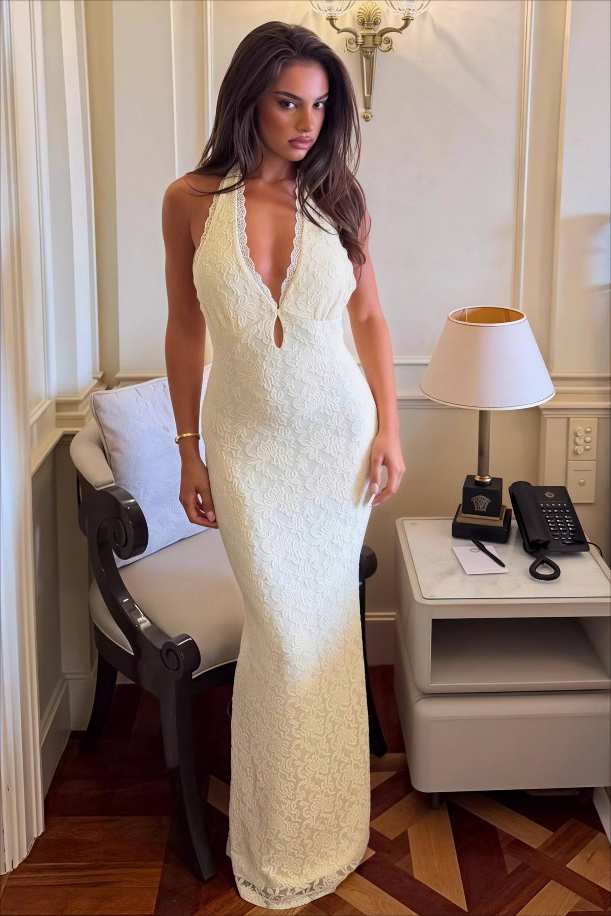 Robe longue moulante en dentelle à col dos nu Hanna