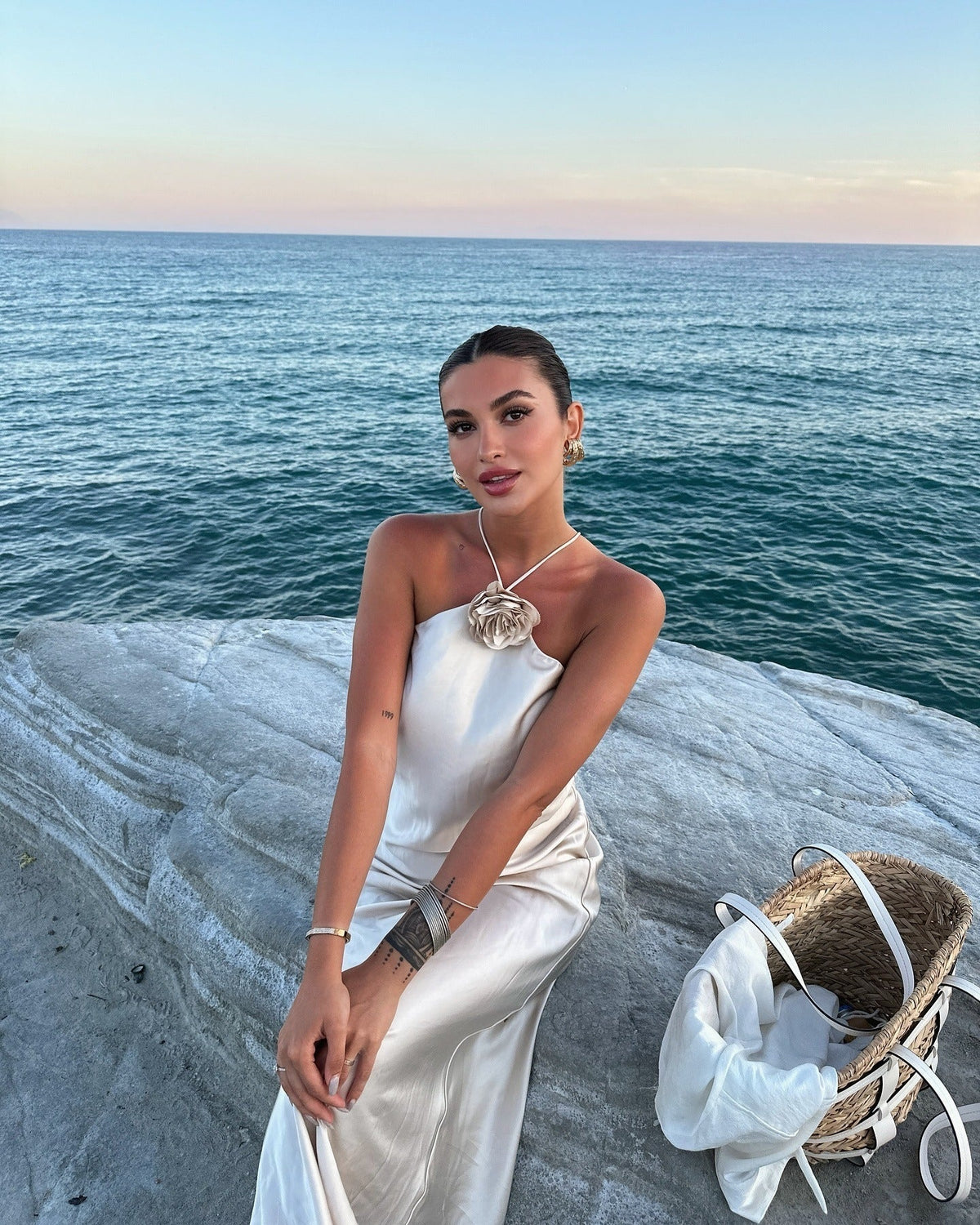 Robe longue Harper en satin à dos nu