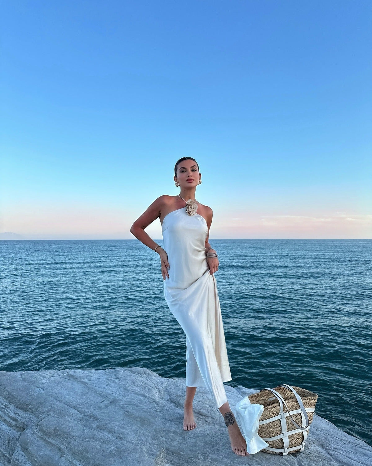 Robe longue Harper en satin à dos nu