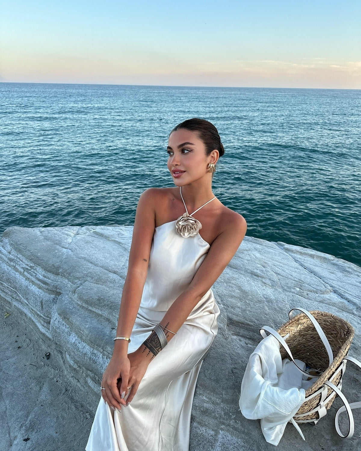 Robe longue Harper en satin à dos nu