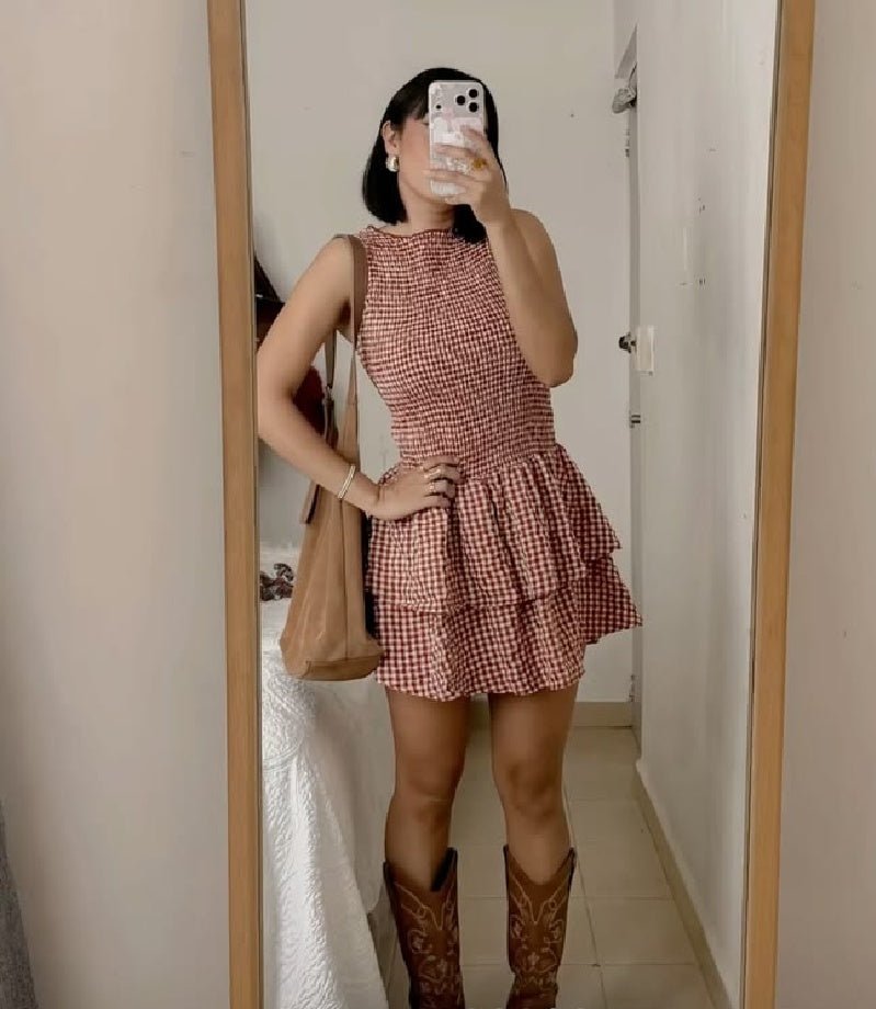 Robe courte à carreaux smockée Hazel
