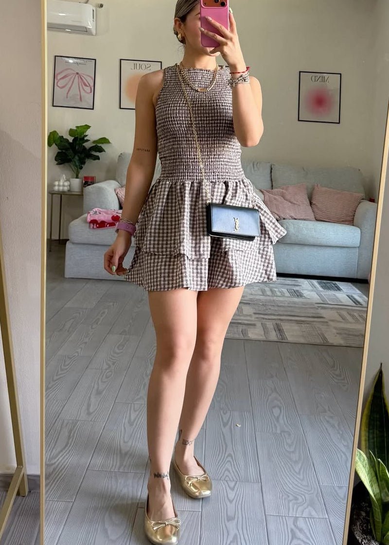 Robe courte à carreaux smockée Hazel