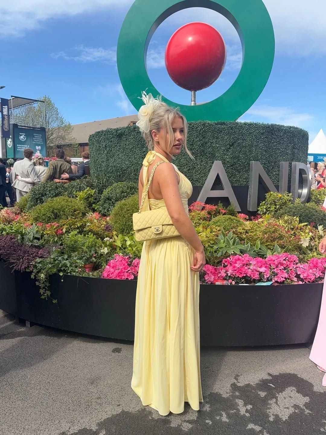 Robe longue Helena à fronces, décolleté en V plongeant et fente