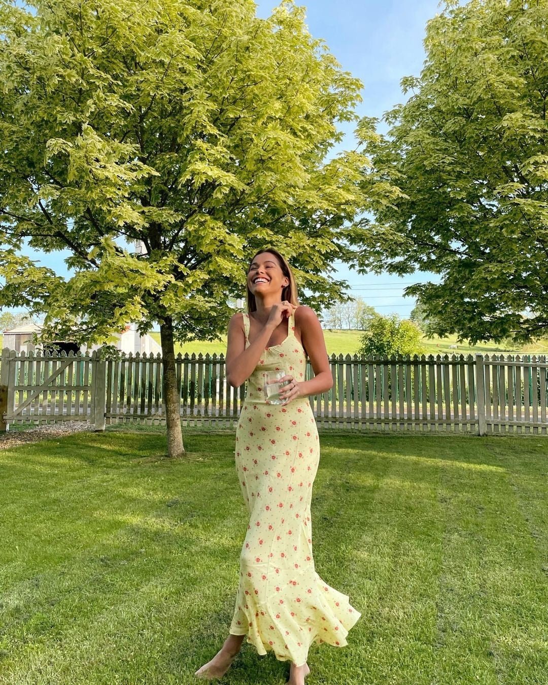 Robe Iris évasée à volants et motif floral