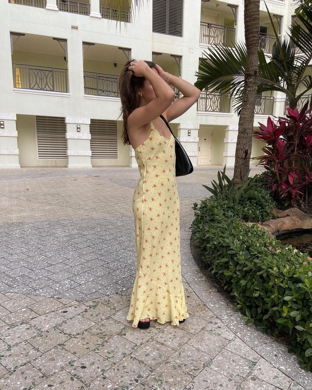 Robe Iris évasée à volants et motif floral