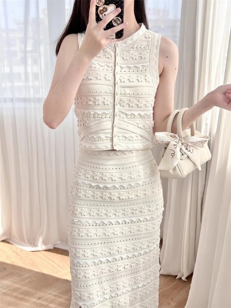 Ensemble gilet Isabella en maille fleurie et jupe midi à volants