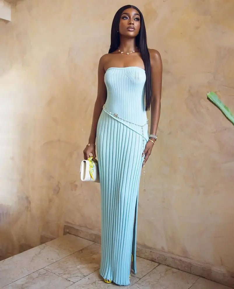 Robe longue en maille Isadora sans bretelles, fendue sur le côté