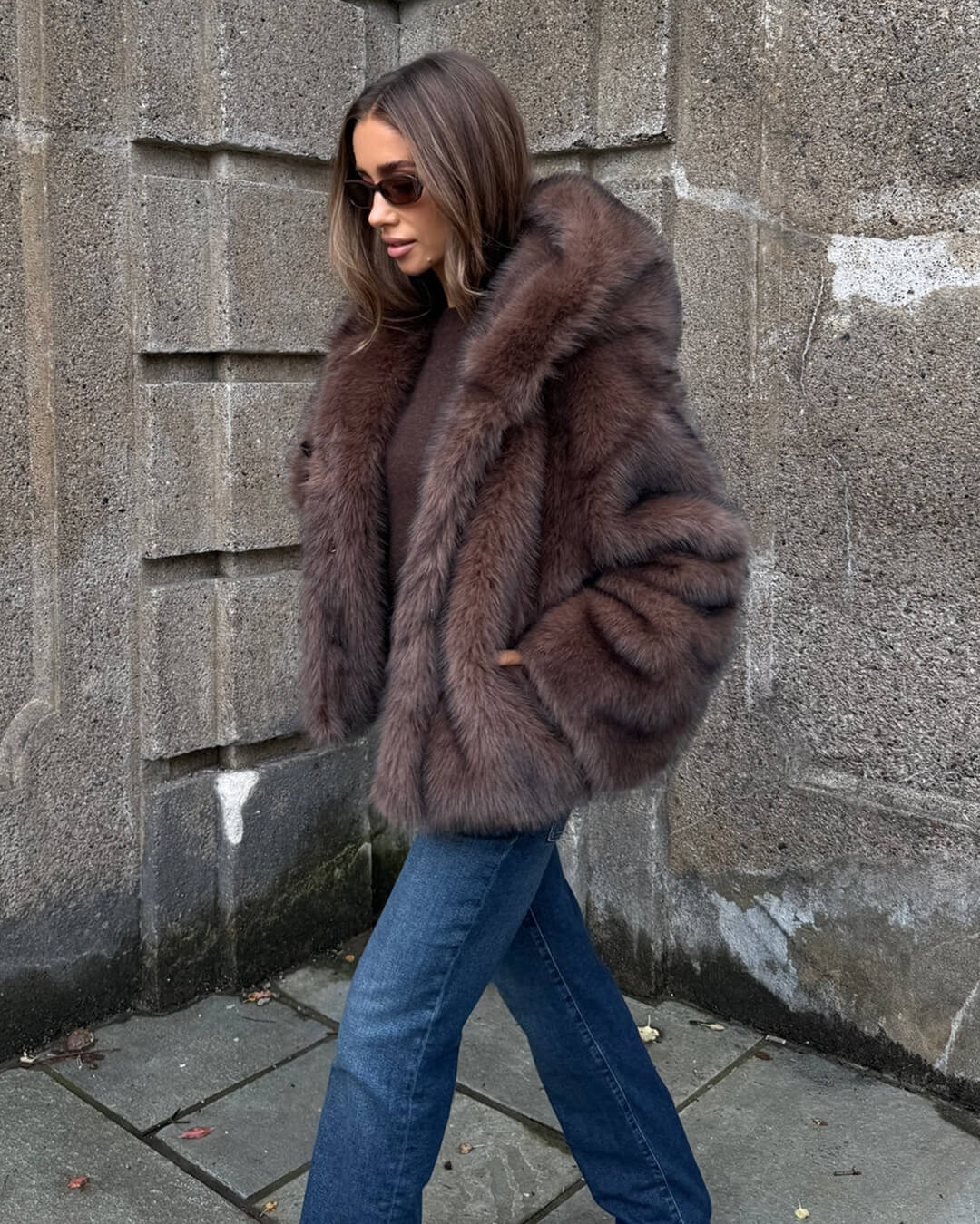 Manteau court à capuche en fausse fourrure Ivy