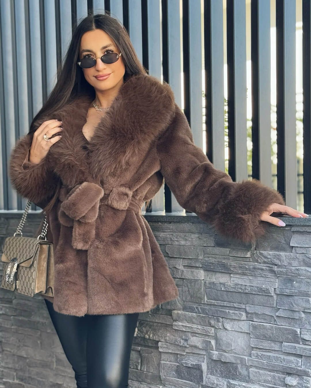 Manteau Jessa bordé de fausse fourrure