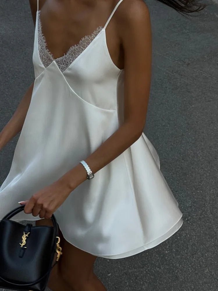 Mini-robe satinée à col en V Jiselle