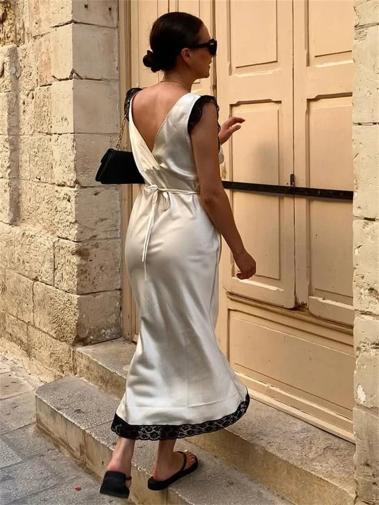 Robe longue Joanna en satin et dentelle