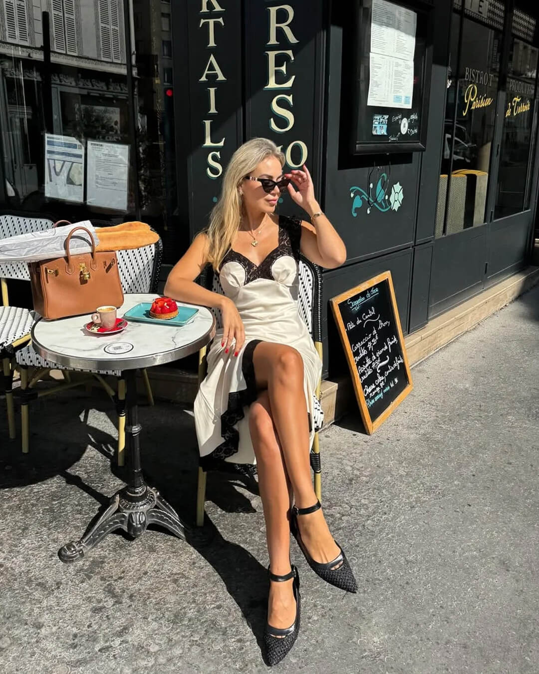 Robe longue Joanna en satin et dentelle