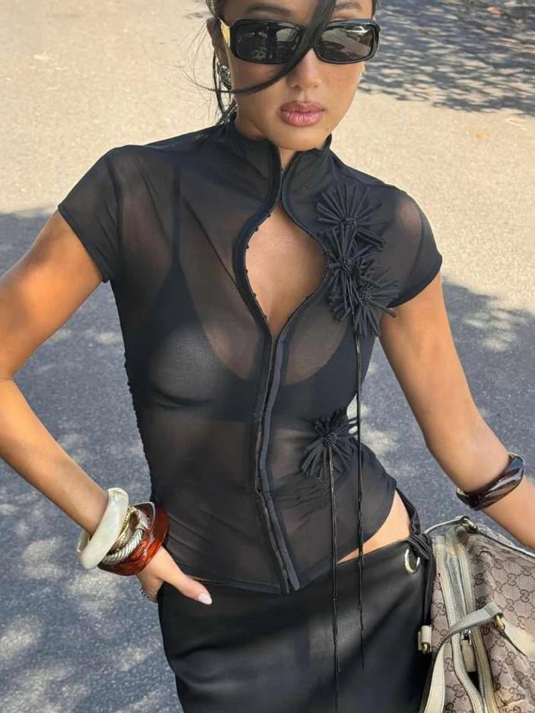 Haut court Kalia avec appliqué à pompons