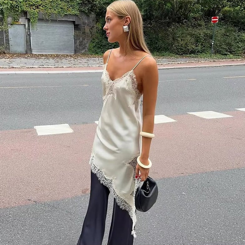 Robe courte asymétrique en satin Kara