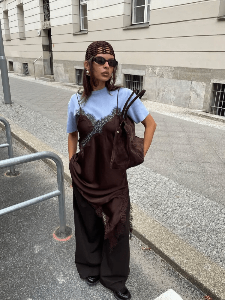 Robe courte asymétrique en satin Kara