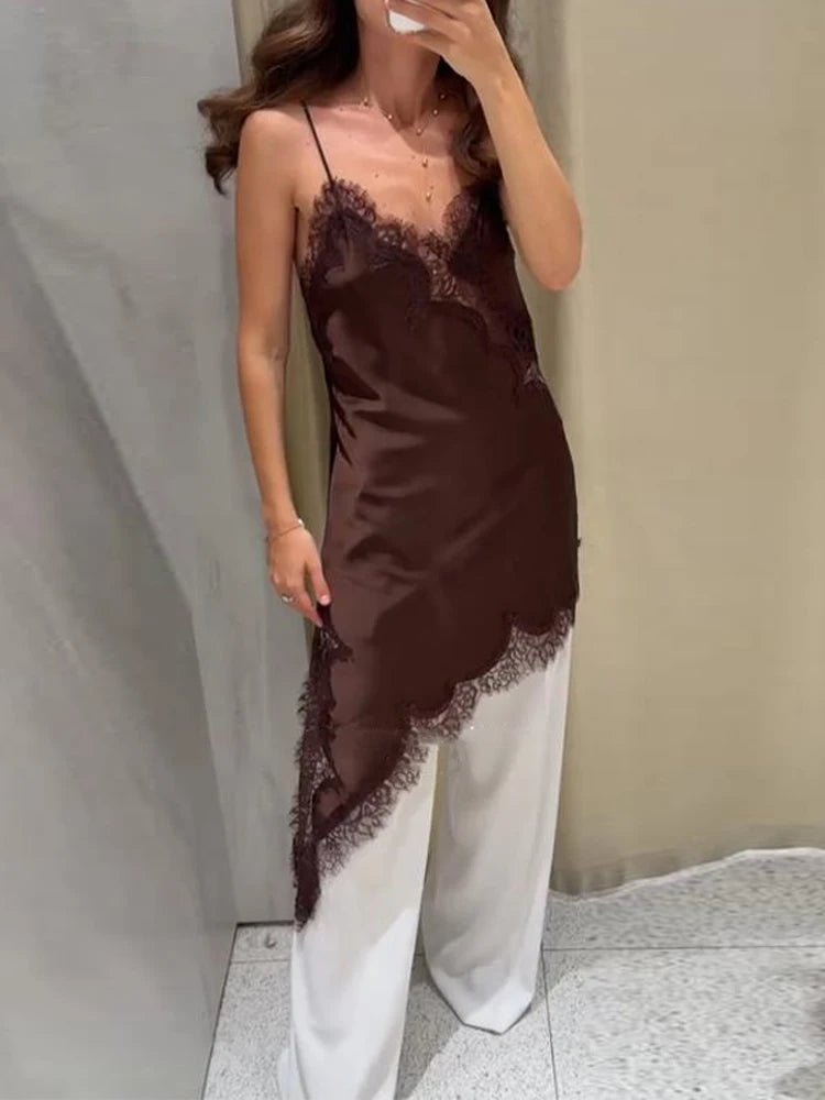 Robe courte asymétrique en satin Kara