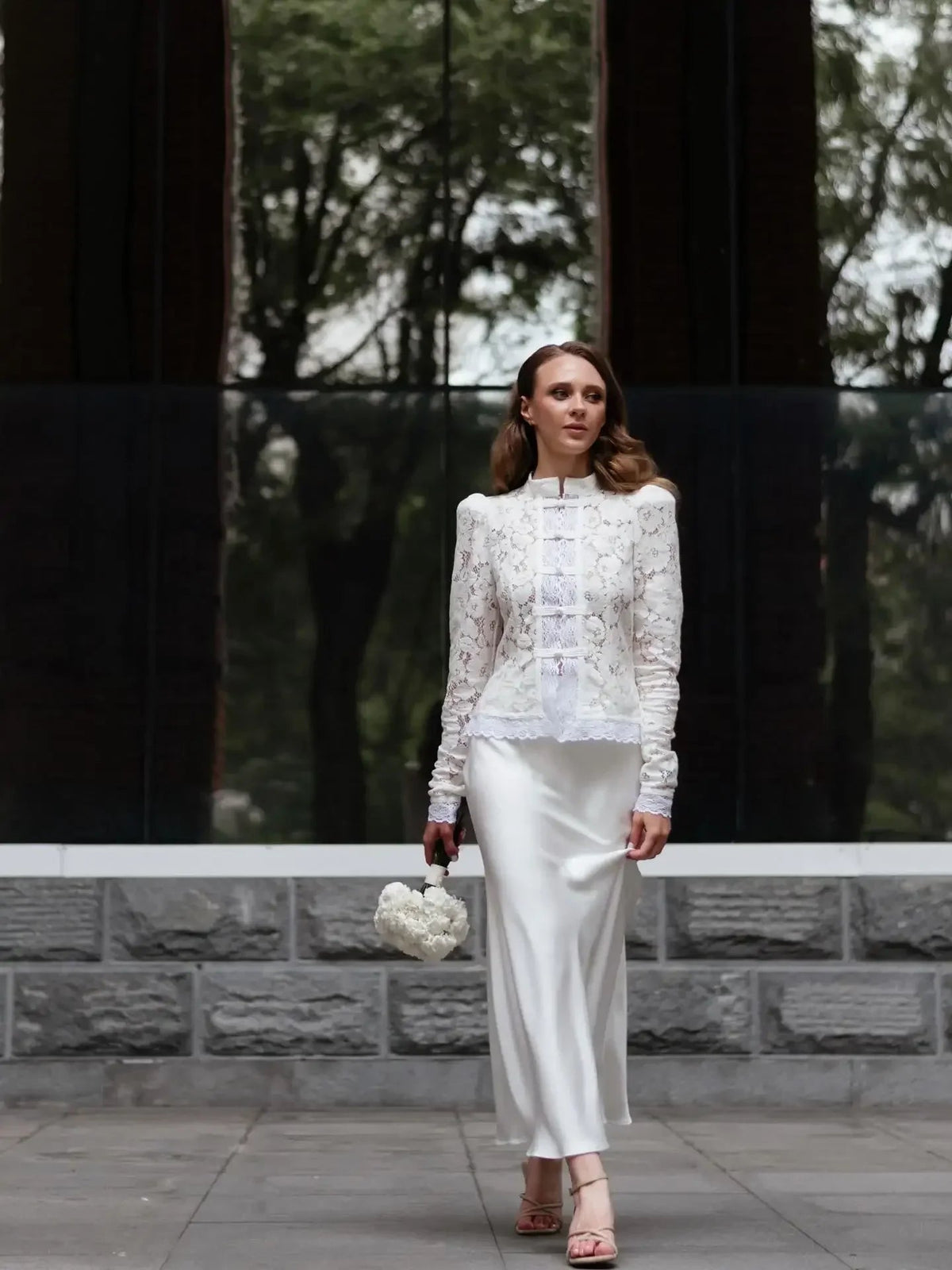 Blouse en dentelle à manches bouffantes Katalina