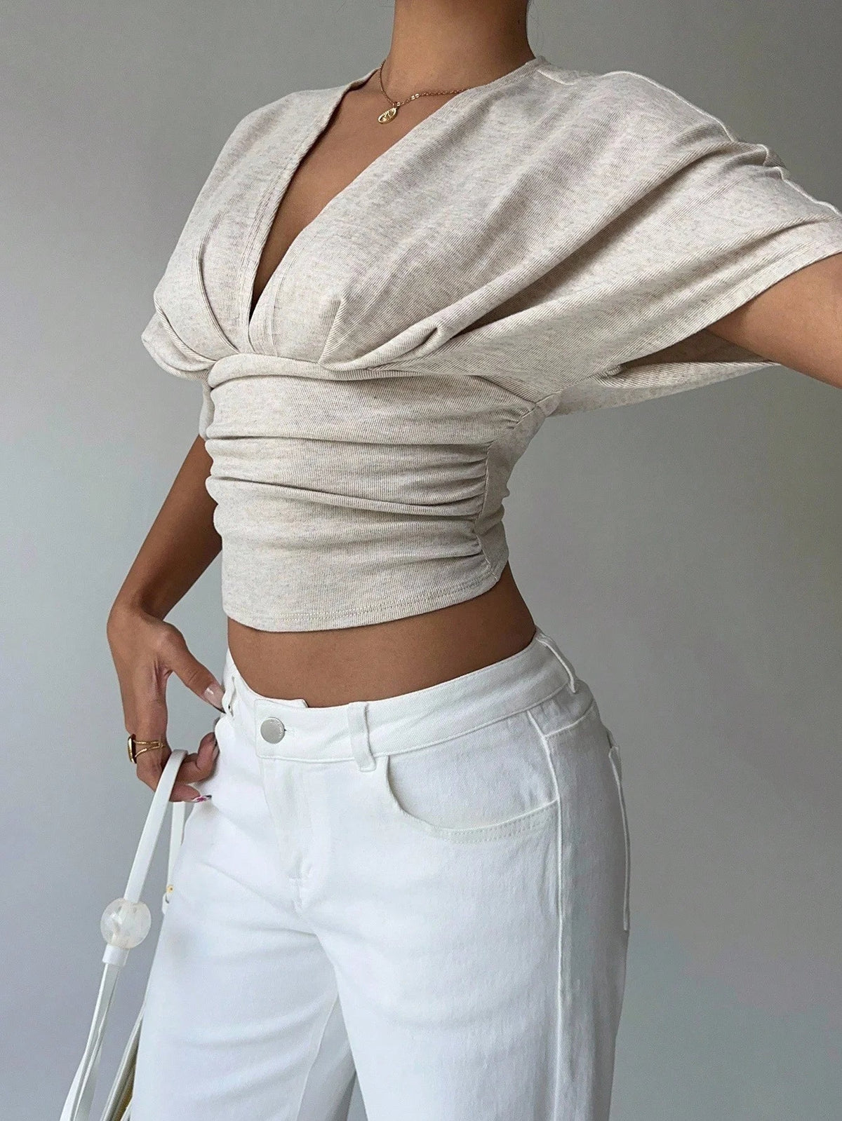 Blouse ajustée Kendra à décolleté plongeant