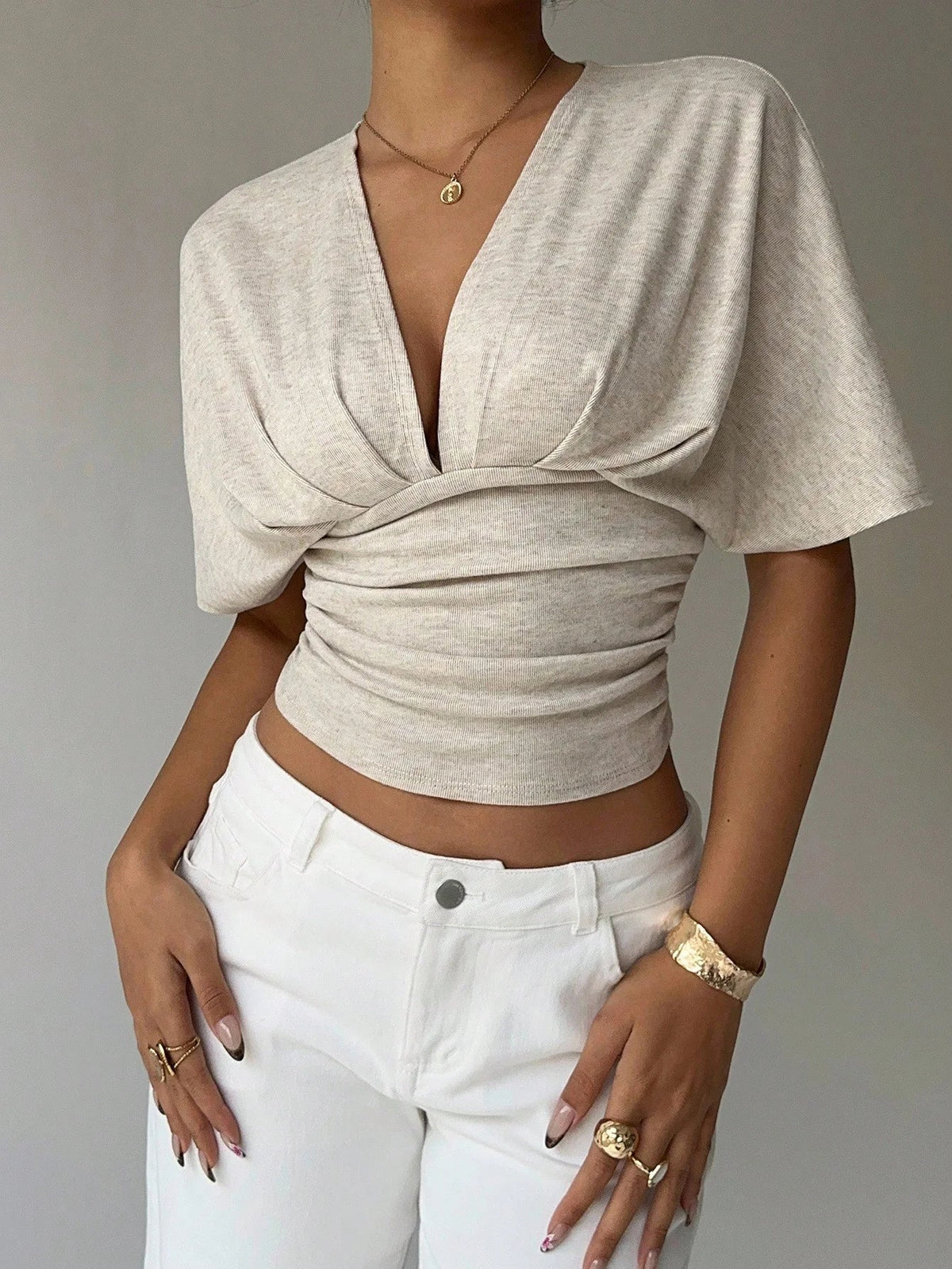 Blouse ajustée Kendra à décolleté plongeant