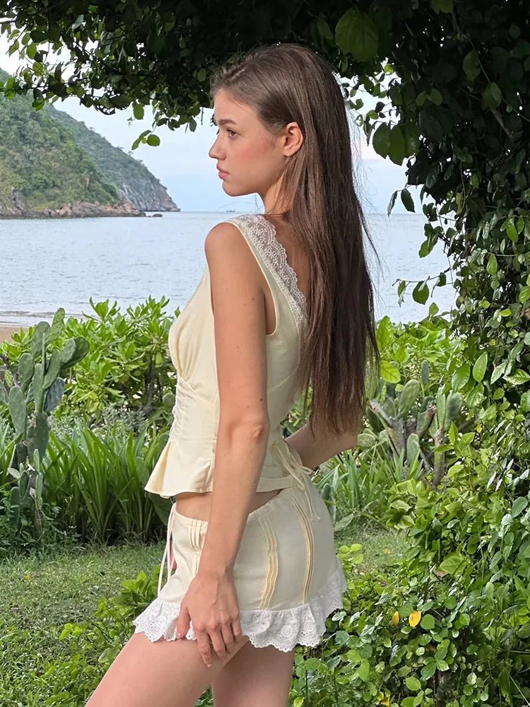Ensemble jupe courte à bordure en dentelle Klarissa