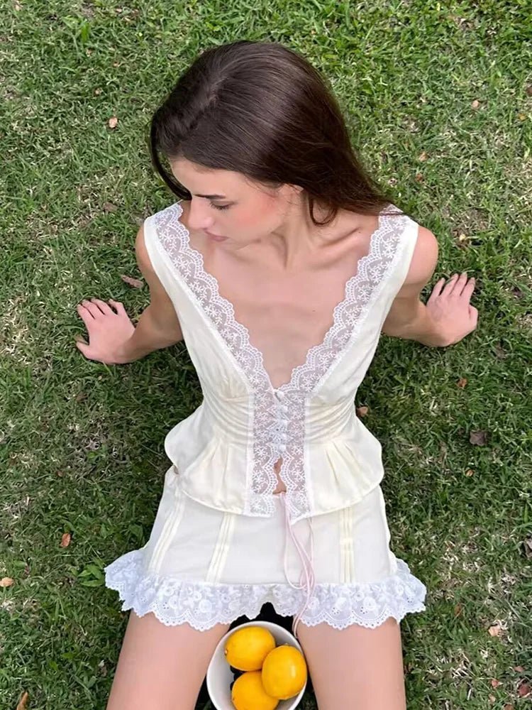Ensemble jupe courte à bordure en dentelle Klarissa