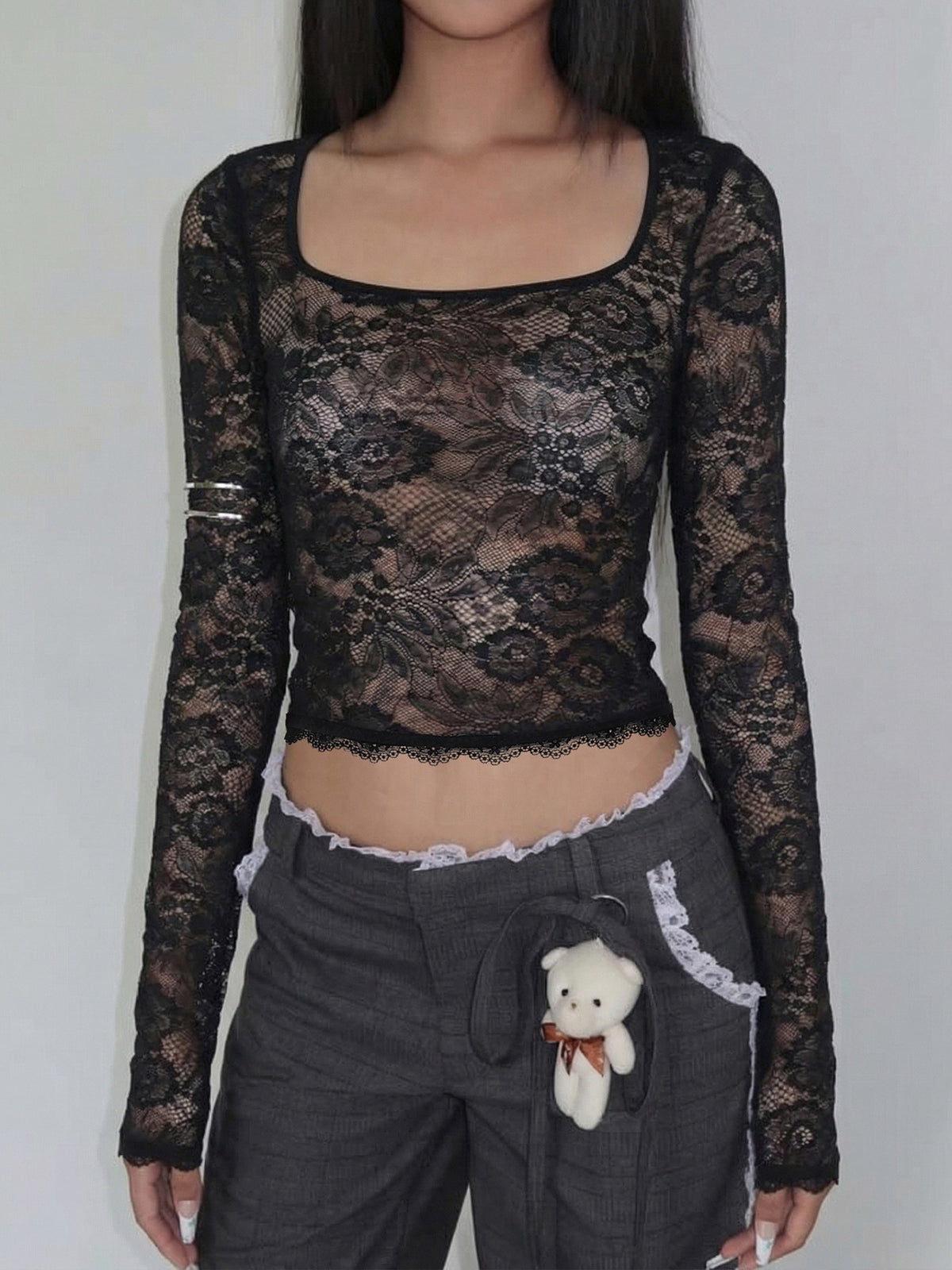Top en dentelle transparente à encolure carrée Tereza