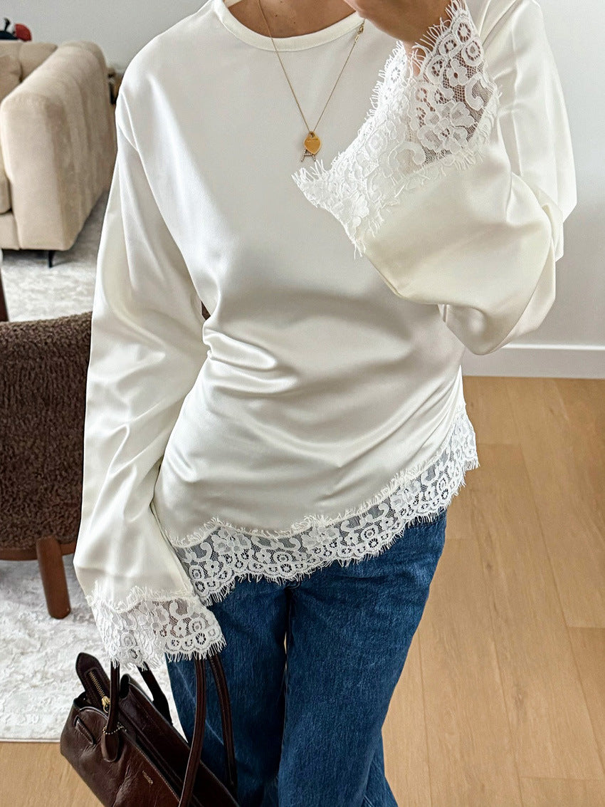 Top satiné bordé de dentelle Bettina