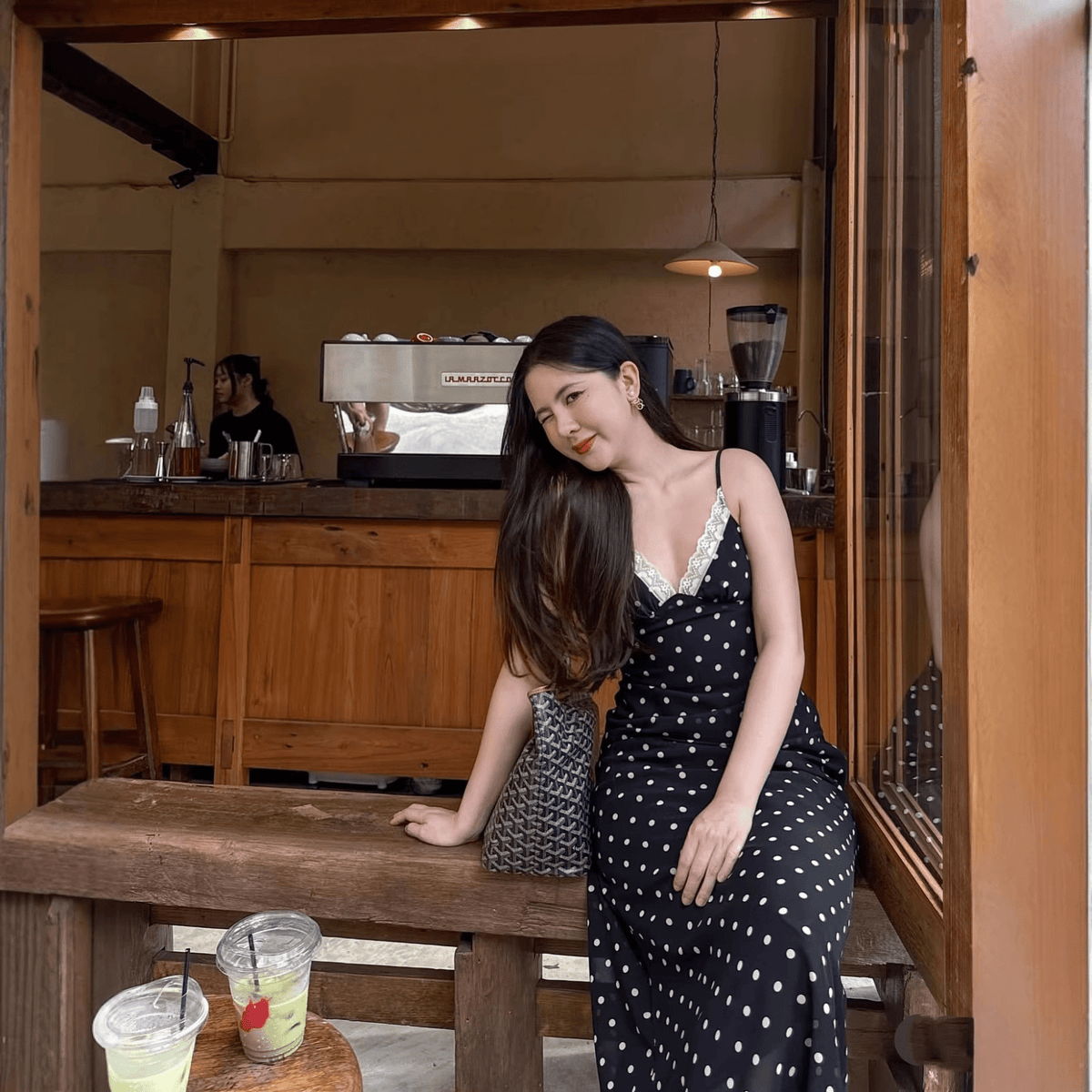 Robe Laura à pois avec bordure en dentelle