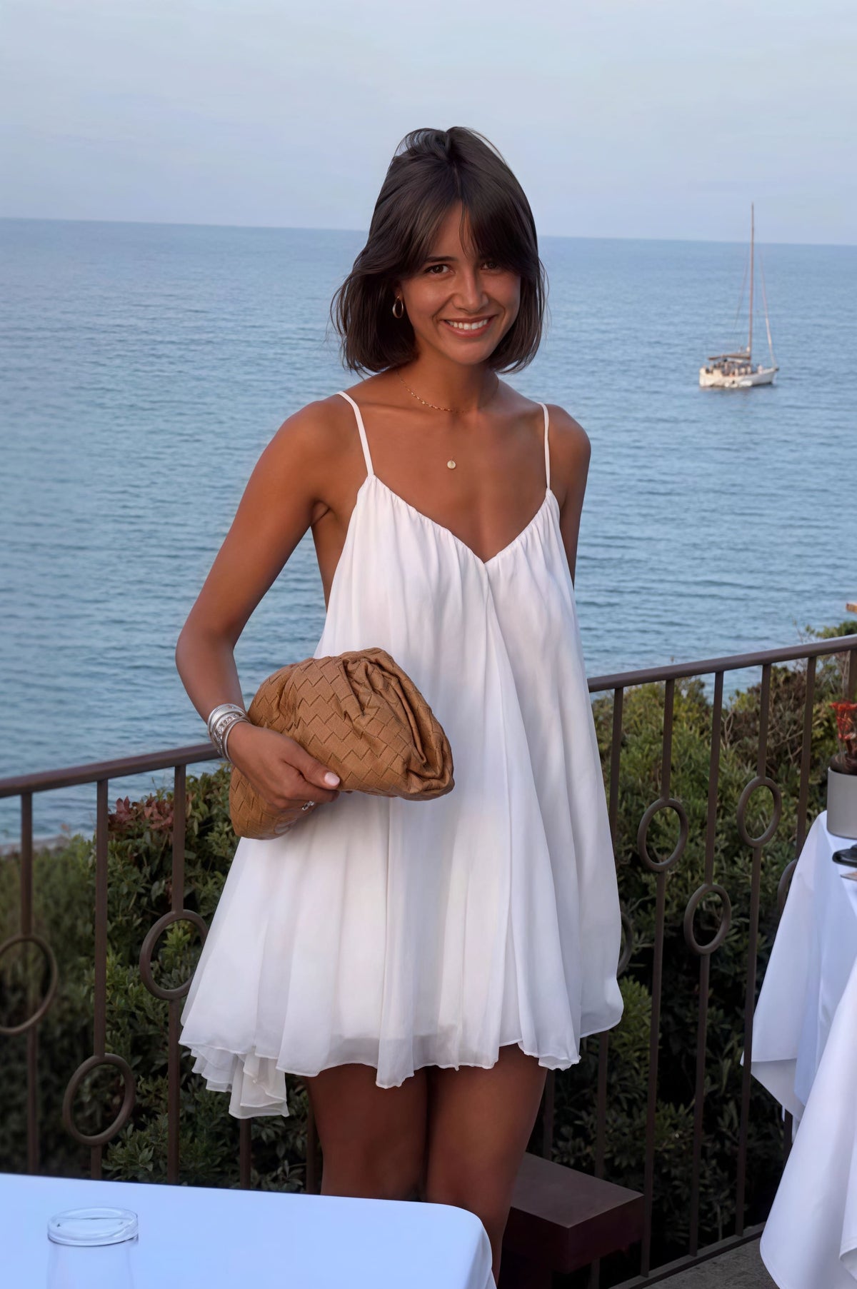 Mini-robe fluide à bretelles spaghetti Lavinia