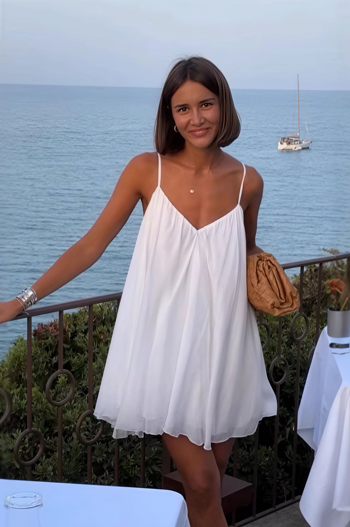 Mini-robe fluide à bretelles spaghetti Lavinia
