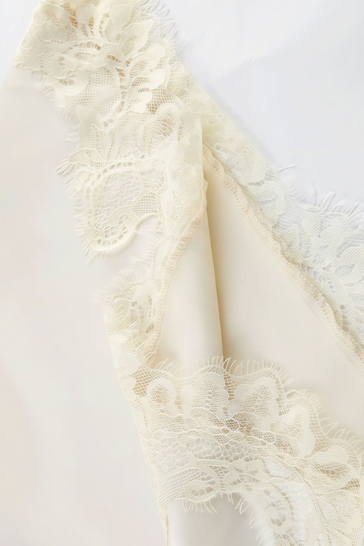 Mini-robe Lena dos nu en dentelle