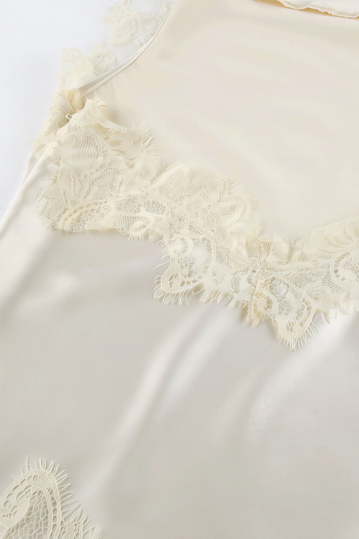 Mini-robe Lena dos nu en dentelle