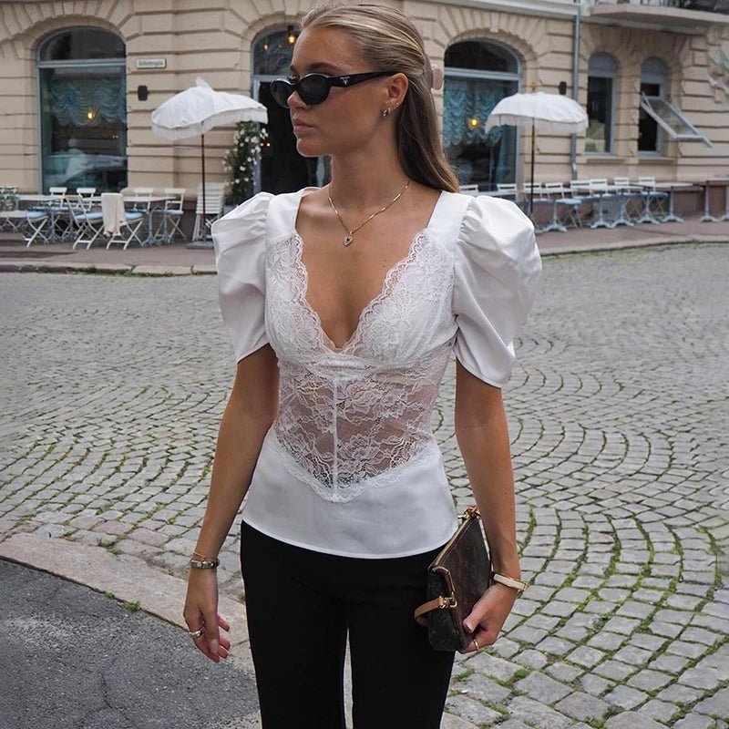 Top plongeant en dentelle Lily