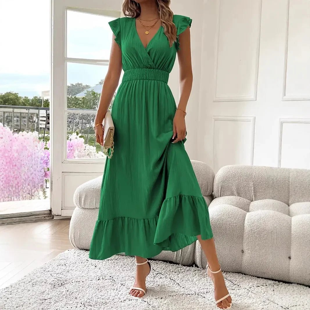 Robe patineuse noire Livia à col V et volants