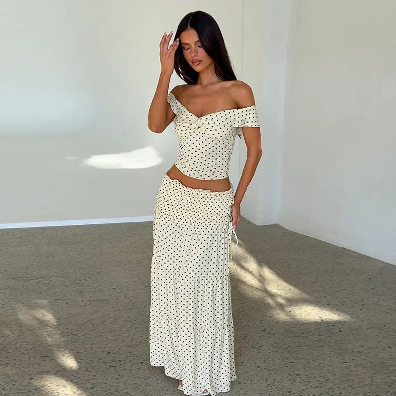 Ensemble Maisie avec crop top épaules dénudées et jupe