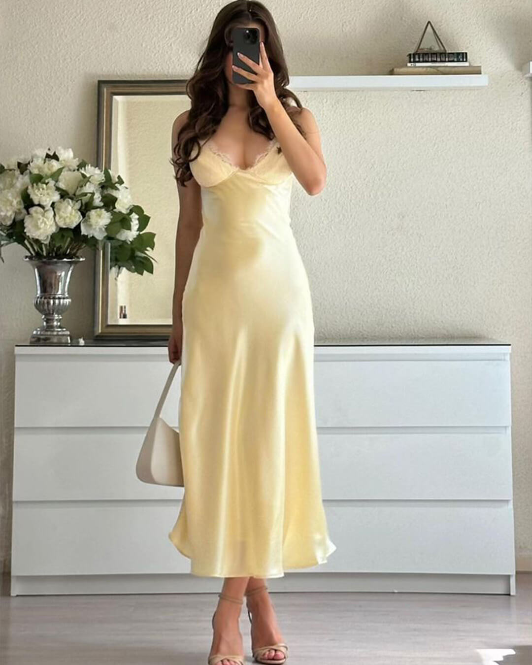 Robe midi Margot en satin et dentelle