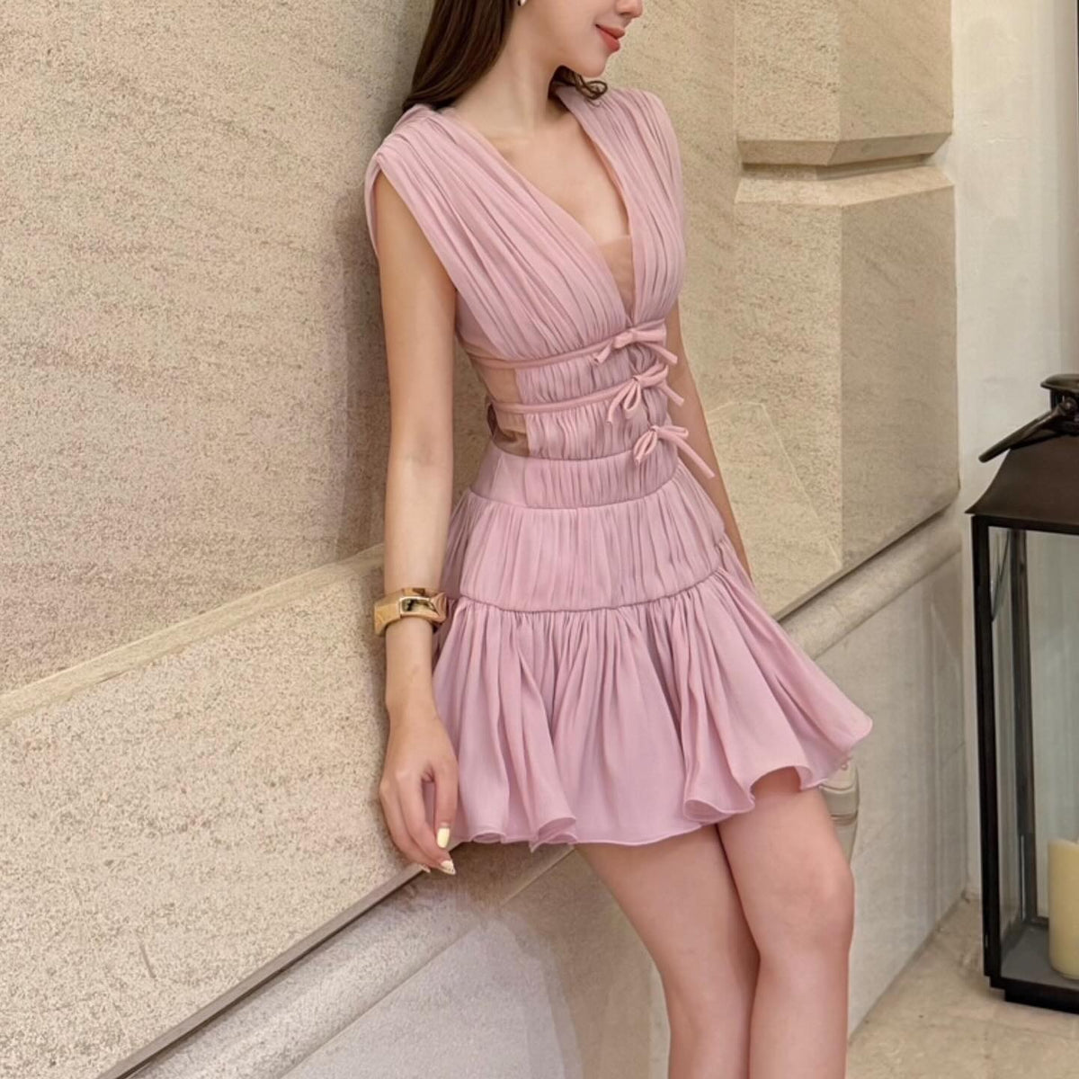 Robe de cocktail Matilde à col V et volants