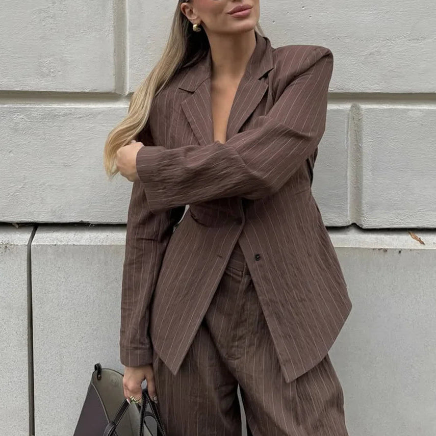 Costume pantalon à fines rayures Melanie