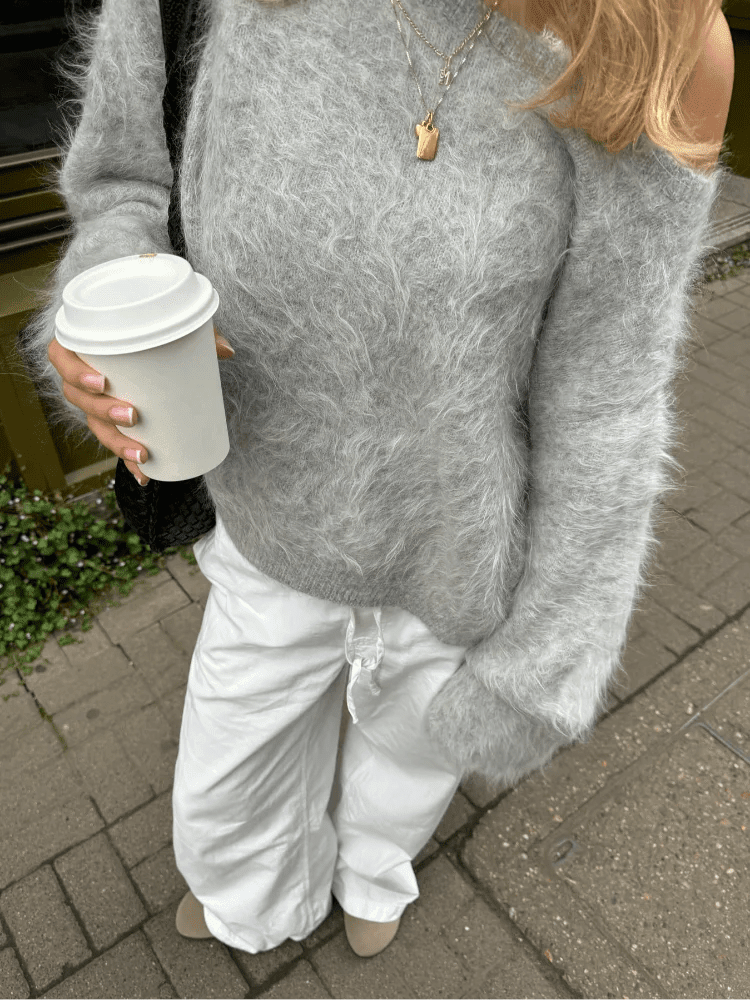 Pull doux en maille épaules dénudées Meryl